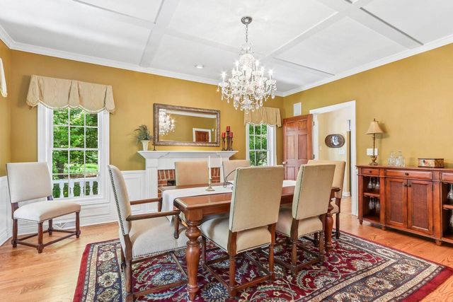 191 Fieldstone ROAD, Delafield, WI 53018
