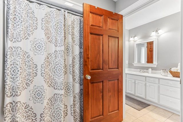 191 Fieldstone ROAD, Delafield, WI 53018