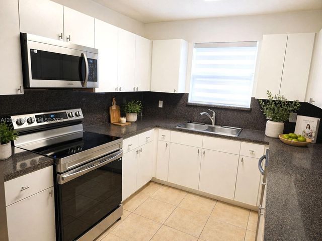 2309 Liberty St A, Hollywood, FL 33020