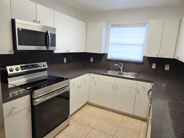 2309 Liberty St A, Hollywood, FL 33020