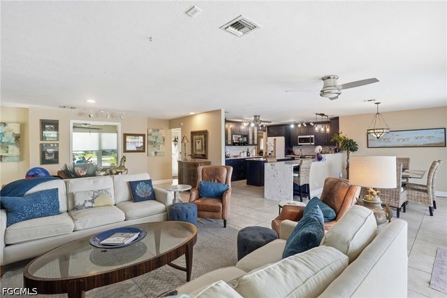 5205 Tiffany CT, Cape Coral, FL 33904