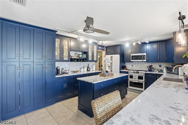 5205 Tiffany CT, Cape Coral, FL 33904