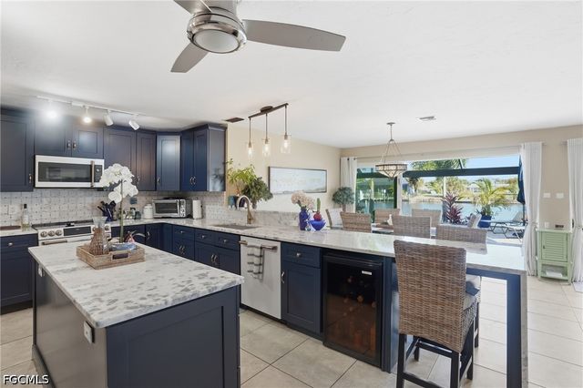 5205 Tiffany CT, Cape Coral, FL 33904