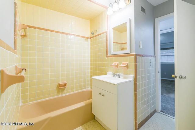284 E 47TH Street, Jacksonville, FL 32208