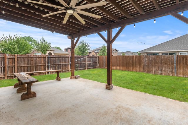 801 Oriel Circle, Fort Worth, TX 76036
