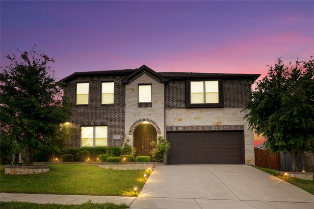 801 Oriel Circle, Fort Worth, TX 76036