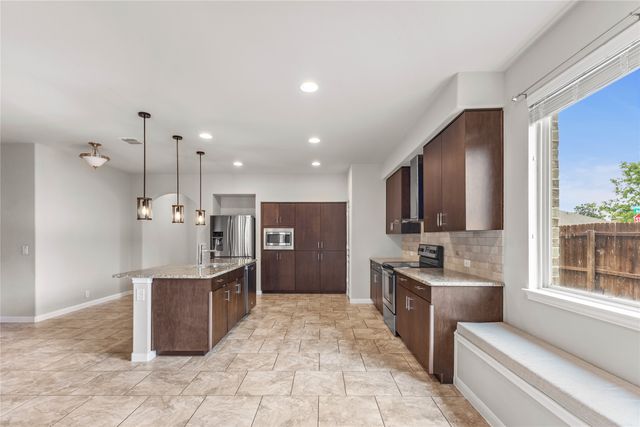 801 Oriel Circle, Fort Worth, TX 76036