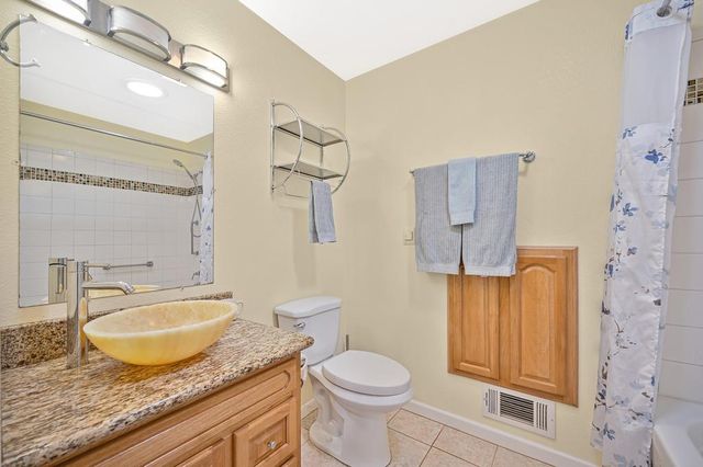 2100 Stardome Ln, Cool, CA 95614