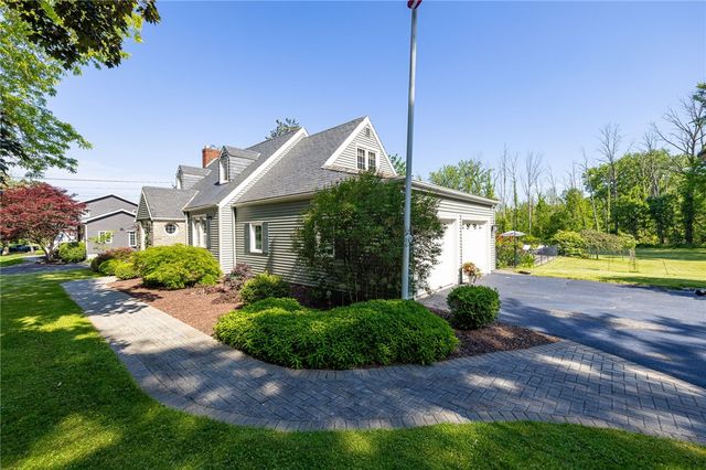 462 Seneca Park Avenue, Irondequoit, NY 14617