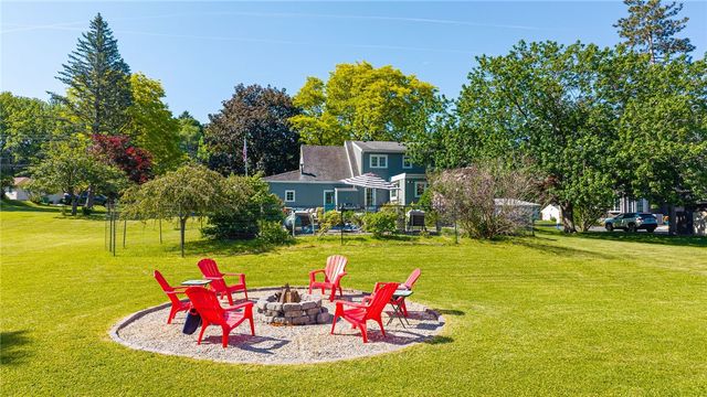 462 Seneca Park Avenue, Irondequoit, NY 14617
