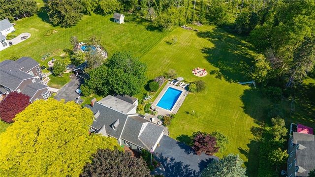 462 Seneca Park Avenue, Irondequoit, NY 14617
