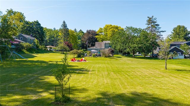 462 Seneca Park Avenue, Irondequoit, NY 14617