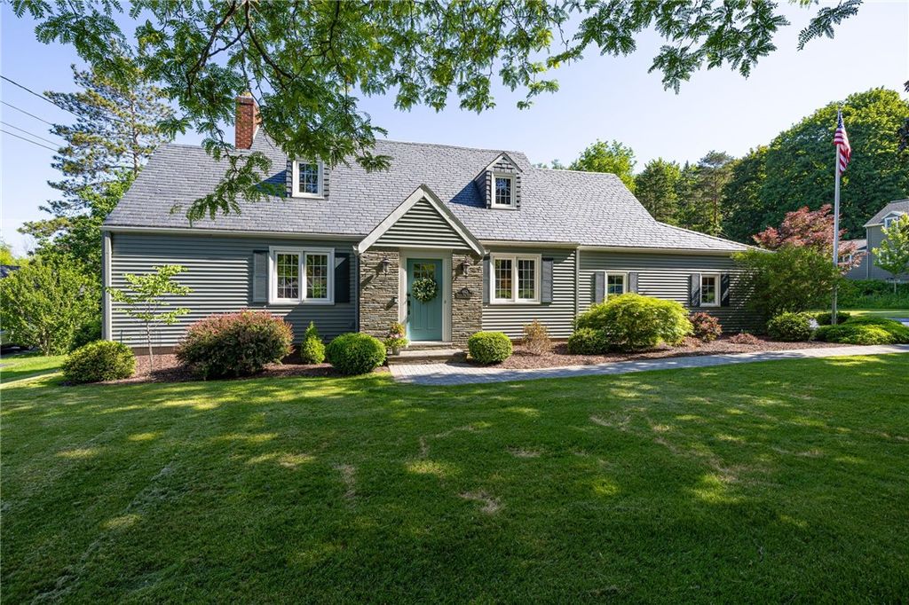 462 Seneca Park Avenue, Irondequoit, NY 14617