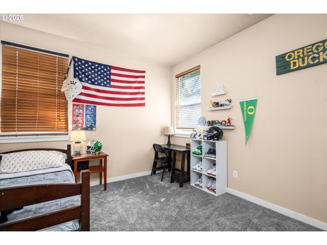 277 S 67TH Ct, Springfield, OR 97478