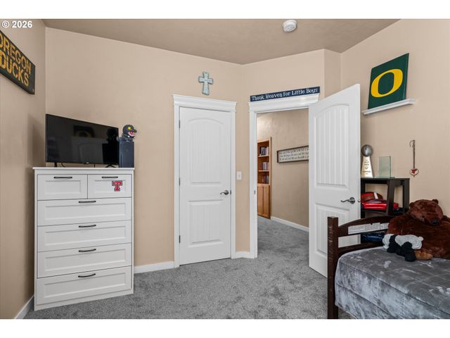 277 S 67TH Ct, Springfield, OR 97478