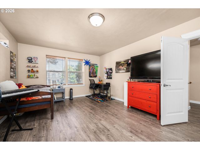 277 S 67TH Ct, Springfield, OR 97478