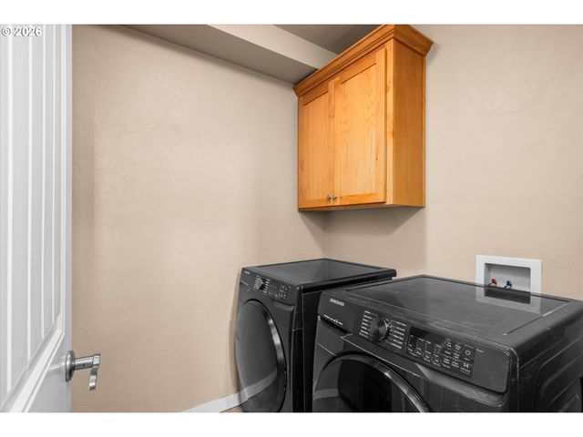 277 S 67TH Ct, Springfield, OR 97478