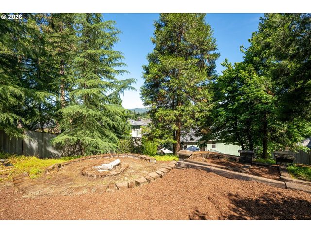 277 S 67TH Ct, Springfield, OR 97478