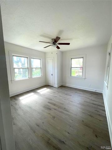 212 N 41ST Street, Belleville, IL 62226
