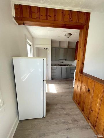 212 N 41ST Street, Belleville, IL 62226