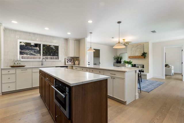 17133 Earthwind Drive, Dallas, TX 75248