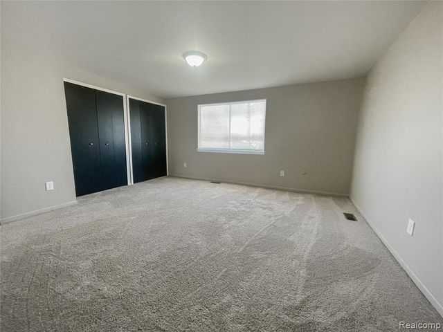 15846 W 11 Mile Road, Southfield, MI 48076