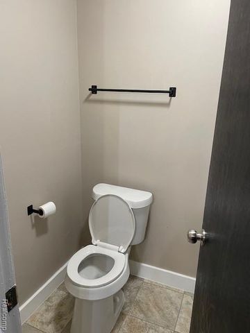 15846 W 11 Mile Road, Southfield, MI 48076