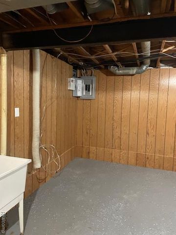 15846 W 11 Mile Road, Southfield, MI 48076