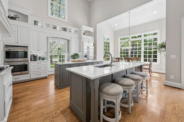 107 Sturbridge Dr, Franklin, TN 37064