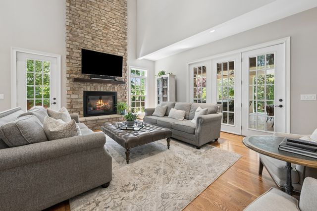107 Sturbridge Dr, Franklin, TN 37064