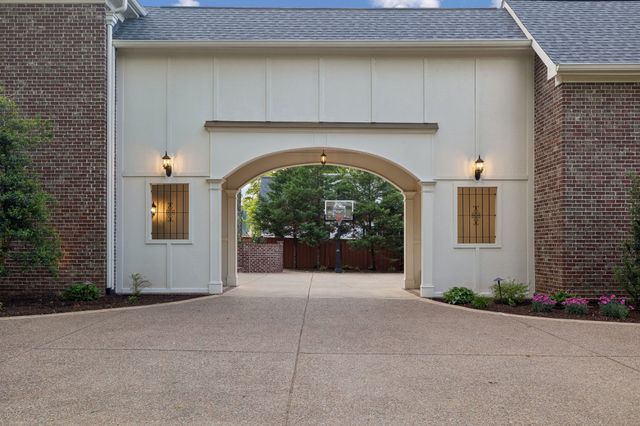 107 Sturbridge Dr, Franklin, TN 37064