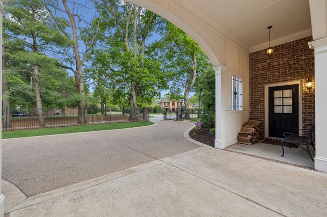 107 Sturbridge Dr, Franklin, TN 37064