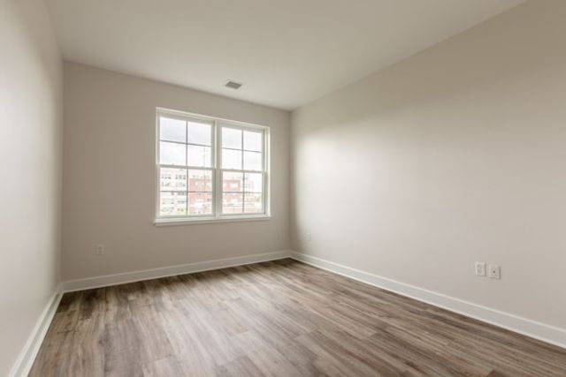 26 New Derby St 407, Salem, MA 01970