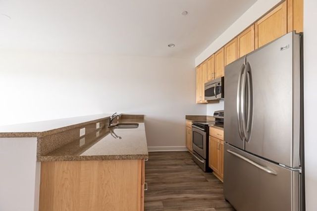 26 New Derby St 407, Salem, MA 01970