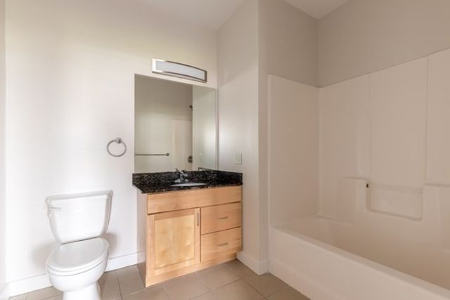 26 New Derby St 407, Salem, MA 01970