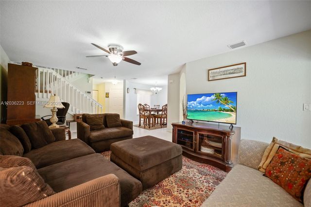 6086 Southard St, West Palm Beach, FL 33411