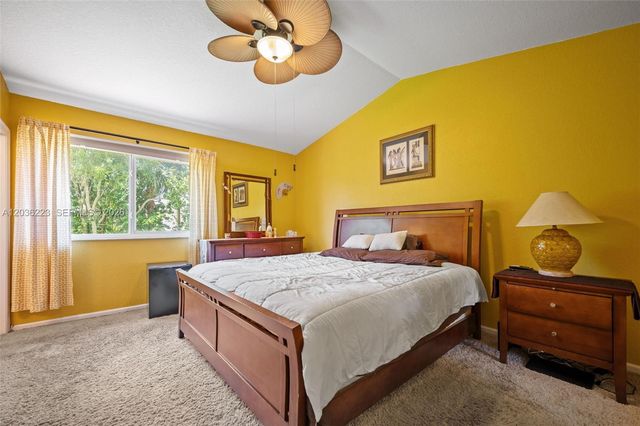 6086 Southard St, West Palm Beach, FL 33411