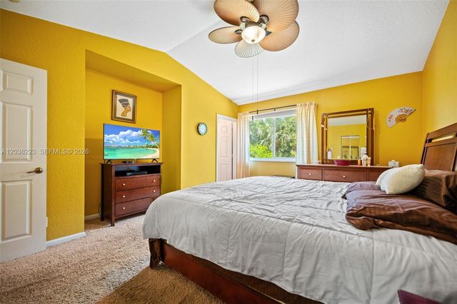 6086 Southard St, West Palm Beach, FL 33411