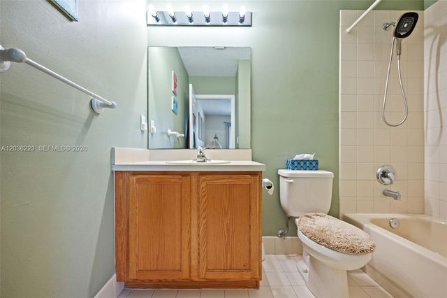 6086 Southard St, West Palm Beach, FL 33411