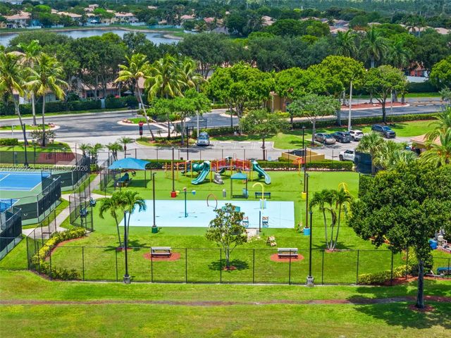 6086 Southard St, West Palm Beach, FL 33411