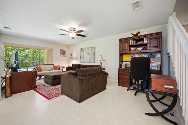 6086 Southard St, West Palm Beach, FL 33411