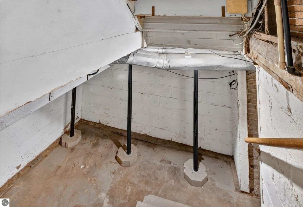 Image 37 of property listing at 509 Liberty Street, Alma, MI 48801