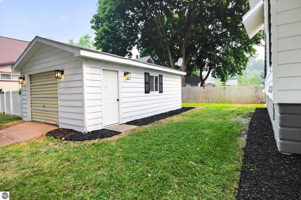 Image 48 of property listing at 509 Liberty Street, Alma, MI 48801