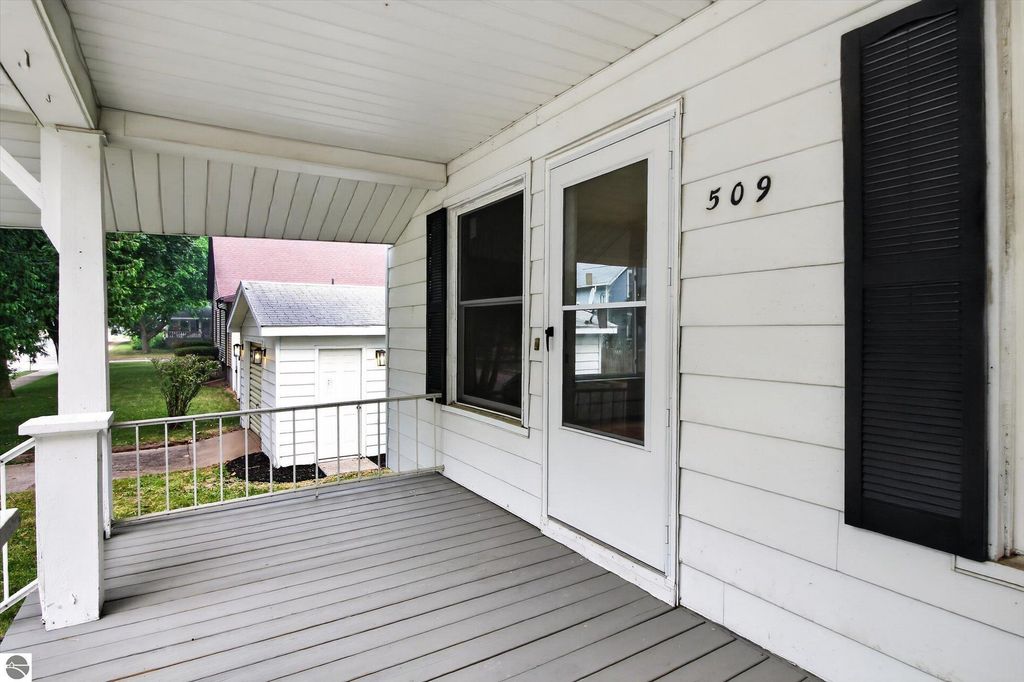 Image 6 of property listing at 509 Liberty Street, Alma, MI 48801