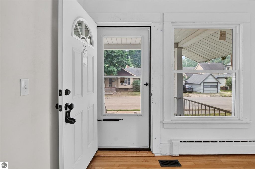 Image 8 of property listing at 509 Liberty Street, Alma, MI 48801