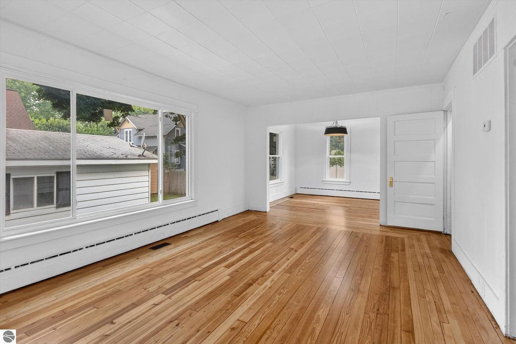 Image 9 of property listing at 509 Liberty Street, Alma, MI 48801