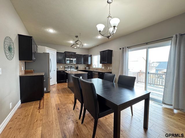 15960 Meredith Avenue, Omaha, NE 68116