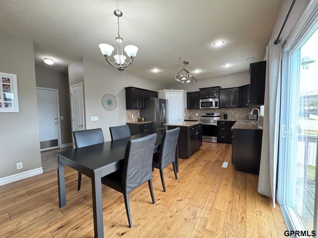 15960 Meredith Avenue, Omaha, NE 68116