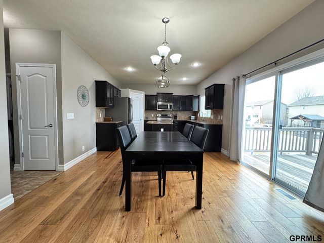 15960 Meredith Avenue, Omaha, NE 68116