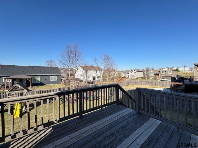 15960 Meredith Avenue, Omaha, NE 68116